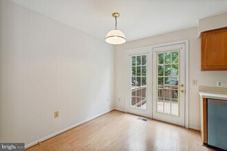 7817 Gum Springs Village Dr in Alexandria, VA - Building Photo - Building Photo