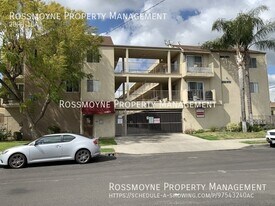 10817 White St in Los Angeles, CA - Building Photo