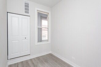 816 W 18th St, Unit 2R in Chicago, IL - Building Photo - Building Photo