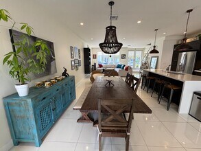 6461 NW 103rd Psge in Doral, FL - Building Photo - Building Photo