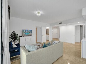 1250 S Miami Ave in Miami, FL - Building Photo - Building Photo