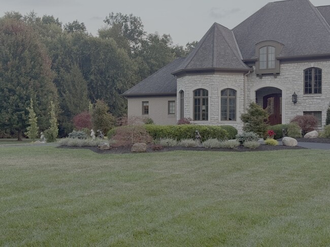 9020 Whisperinghill Dr in Cincinnati, OH - Building Photo - Building Photo