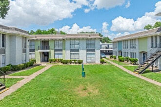 The Alora Apartments in Houston, TX - Building Photo - Building Photo