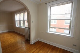 543 W Surf St in Chicago, IL - Building Photo - Building Photo