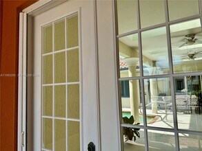 1740 Ludlow Rd in Marco Island, FL - Foto de edificio - Building Photo