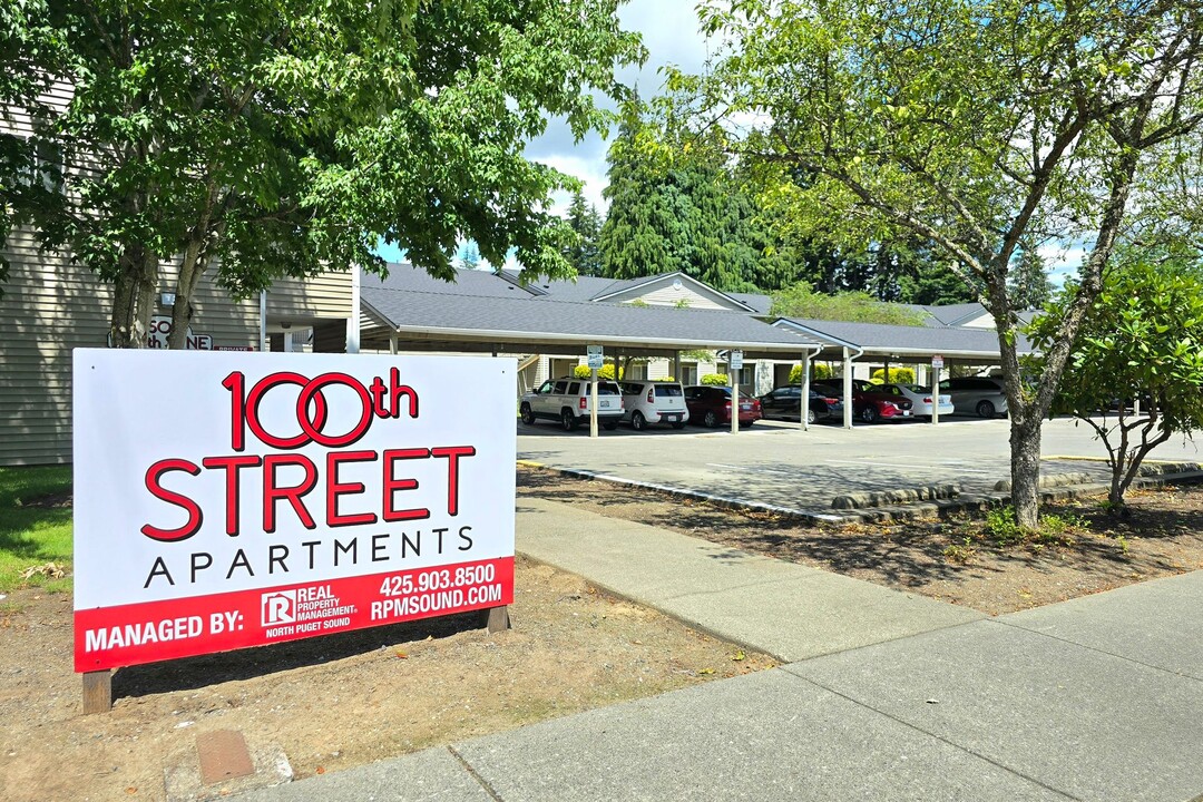 100th Street Apartments in Marysville, WA - Foto de edificio