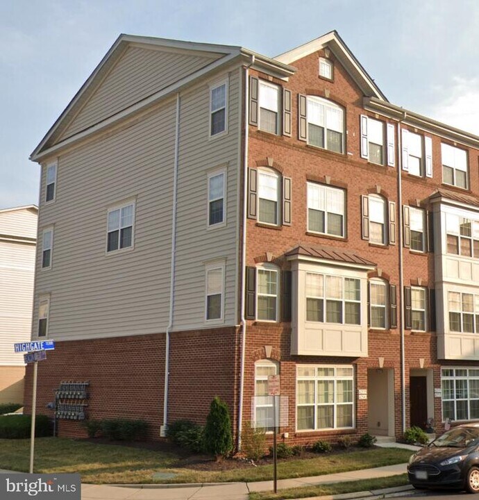42541 Highgate Terrace in Brambleton, VA - Building Photo