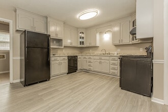 438 Pine Grove Rd in Madison, AL - Foto de edificio - Building Photo