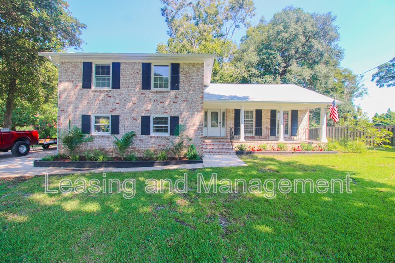 2345 Wofford Rd in Charleston, SC - Building Photo