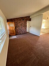 977 Planetree Ave in Simi Valley, CA - Building Photo - Building Photo