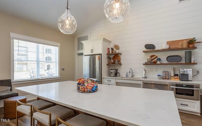 170 Grove Cir, Unit 302 in Lillington, NC - Building Photo - Building Photo