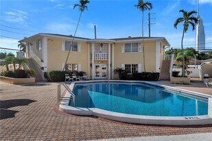 2230 NE 56th Pl, Unit 208 in Fort Lauderdale, FL - Building Photo