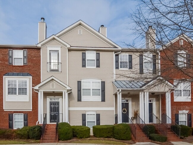 property at 142 Weatherstone Square Dr