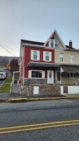 72 E Bacon St in Pottsville, PA - Building Photo