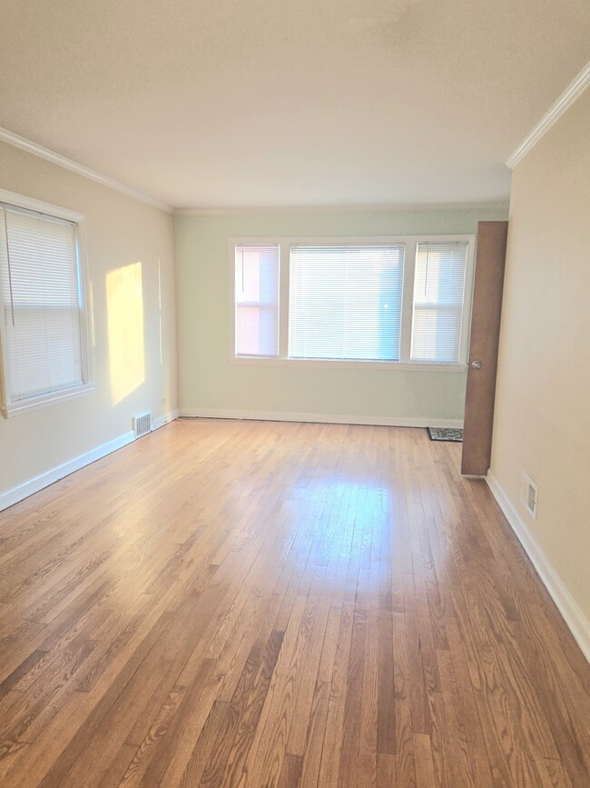 2724 W Gregory St, Unit 1