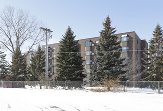 Osborne Apartments in Fridley, MN - Foto de edificio - Building Photo