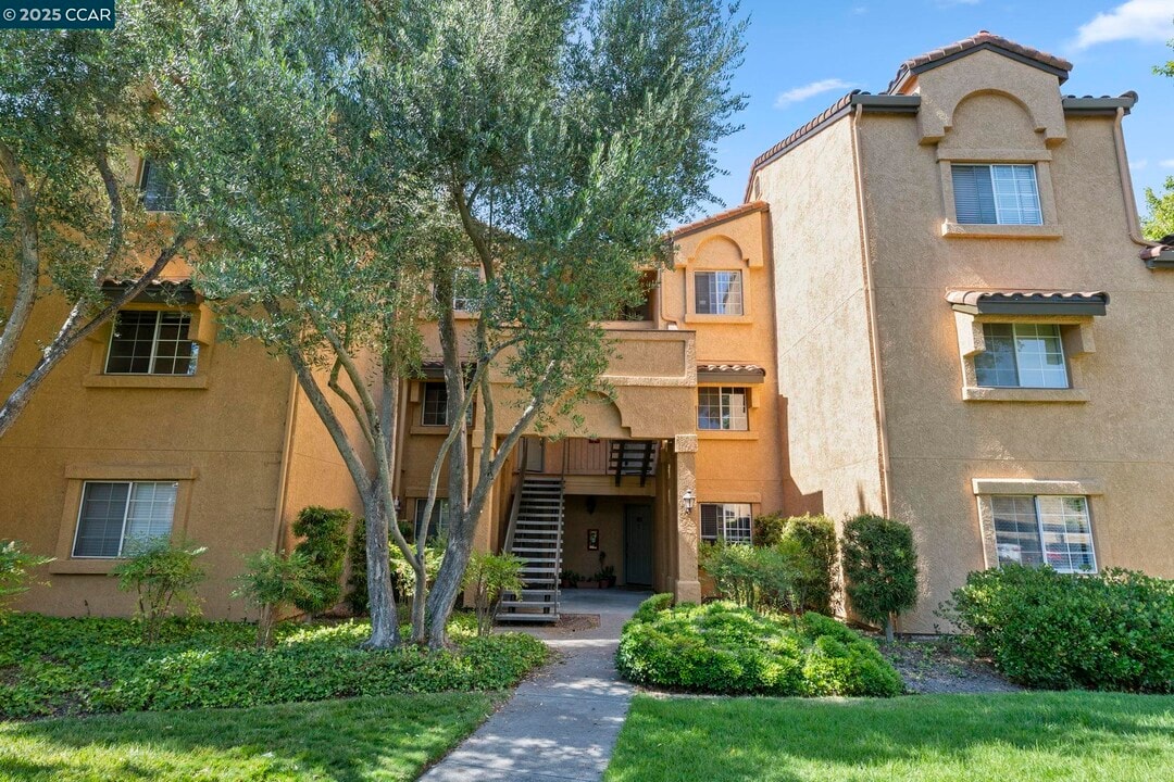 765 Watson Canyon Ct in San Ramon, CA - Building Photo