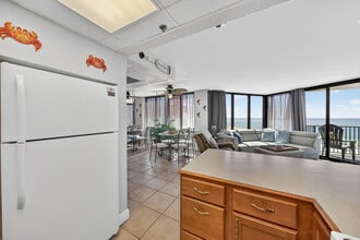 9850 S Thomas Dr in Panama City Beach, FL - Building Photo - Building Photo