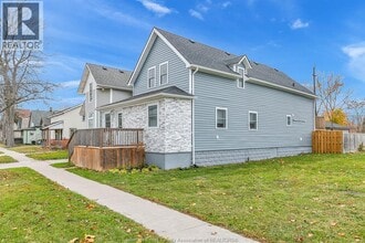 974 Maisonville Ave in Windsor, ON - Building Photo - Building Photo
