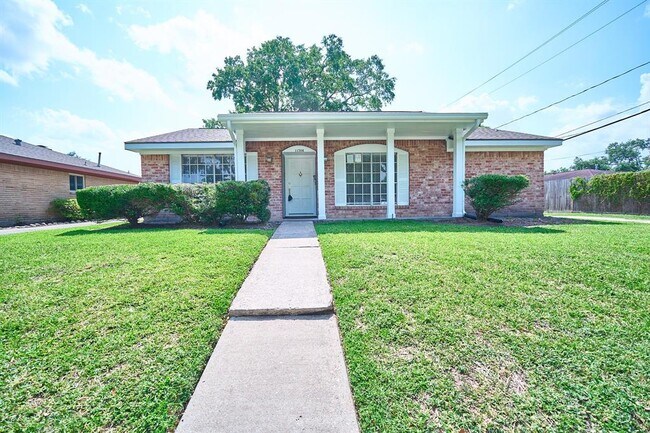 11706 McLain Blvd in Houston, TX - Building Photo - Building Photo