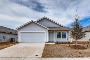 7917 Gilbert St in McKinney, TX - Building Photo