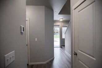 193 Cloverdale Rd in Kalama, WA - Building Photo - Building Photo