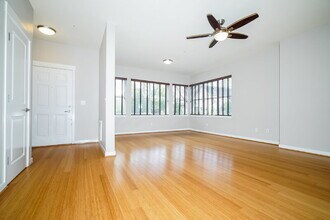 2400 NE Park Dr in Issaquah, WA - Building Photo - Building Photo