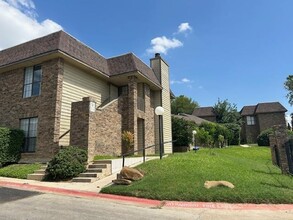 200 Martingale in Laredo, TX - Building Photo - Building Photo