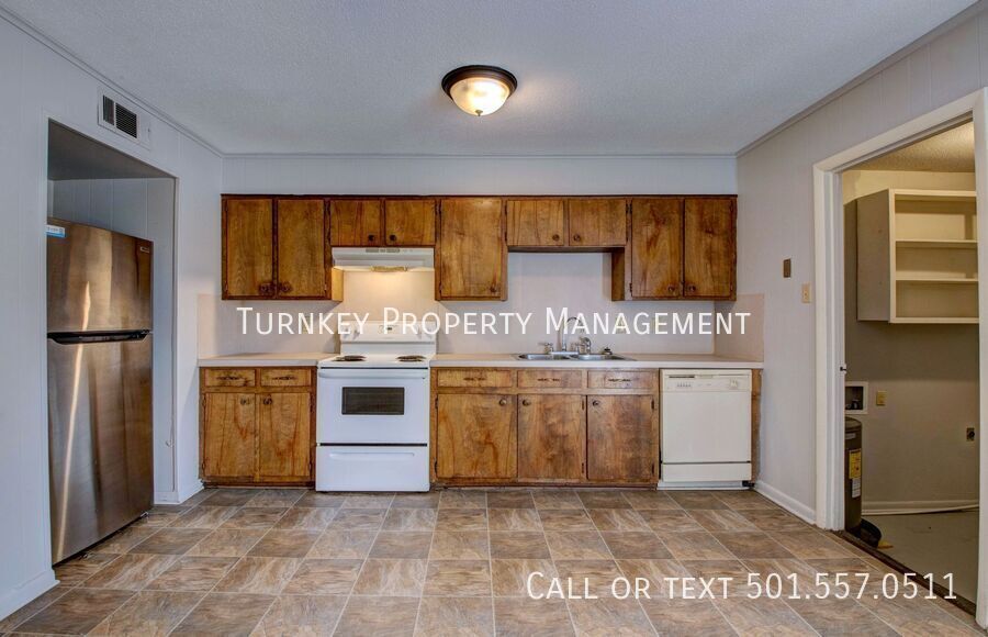 1821 Sanford Dr in Little Rock, AR - Building Photo