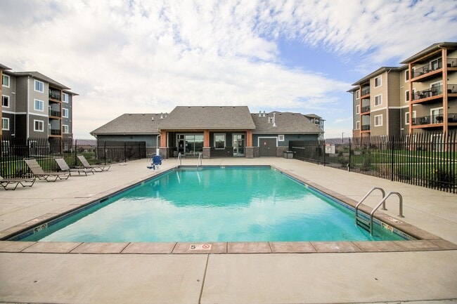 Welcome to Huntington Village in Sioux Falls, SD - Foto de edificio - Building Photo