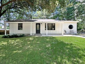 128 Country Club Cir in Deridder, LA - Building Photo