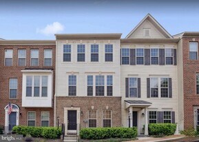 1604 Sebring Ct in Occoquan, VA - Building Photo