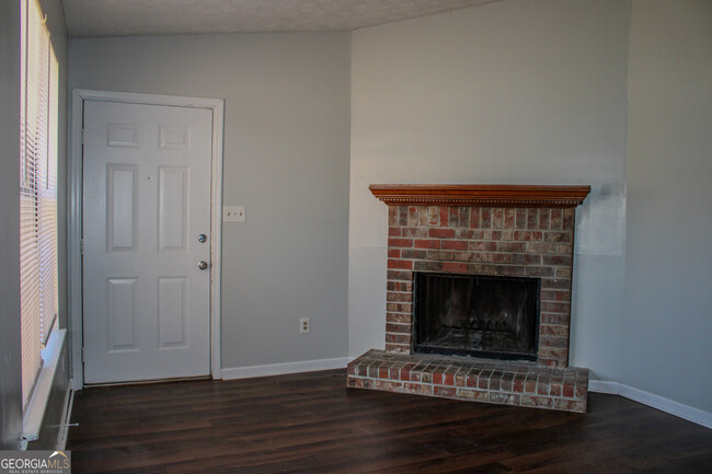 395 River Oak Dr in Riverdale, GA - Building Photo - Building Photo