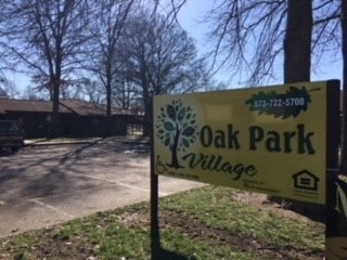 Oak Park Village in Advance, MO - Foto de edificio