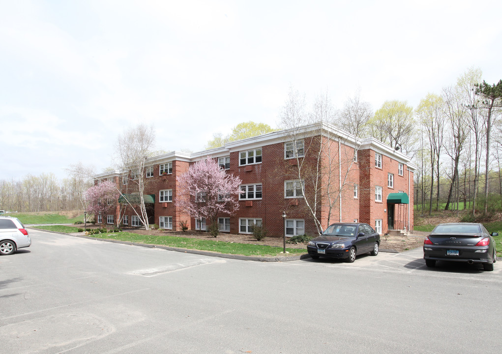 The Gardens in Woodbury, CT - Building Photo