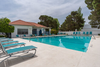 Arterra At Alto Rey Apartments in El Paso, TX - Foto de edificio - Building Photo