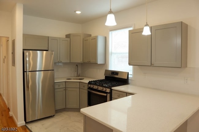 373 N 6th St in Newark, NJ - Building Photo - Building Photo