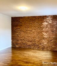 121 Longwood Ave, Unit 89-6 in Brookline, MA - Foto de edificio - Building Photo