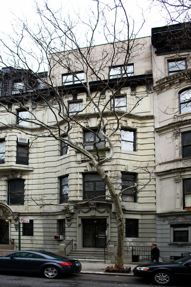 10 W 76th St in New York, NY - Foto de edificio - Building Photo