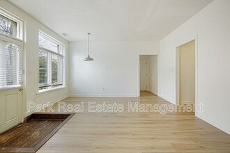 505 N Greensboro St in Carrboro, NC - Building Photo - Building Photo