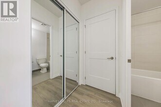 25 Holly St in Toronto, ON - Building Photo - Building Photo