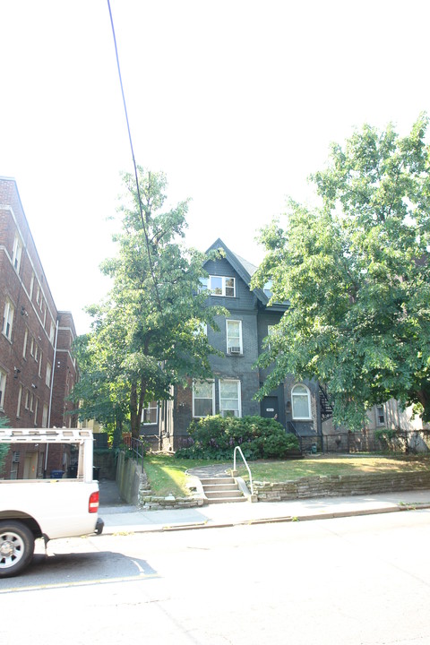 5610 Ellsworth Ave in Pittsburgh, PA - Building Photo