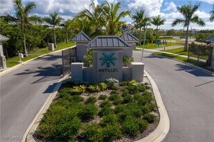 163 Indies Dr E in Naples, FL - Building Photo