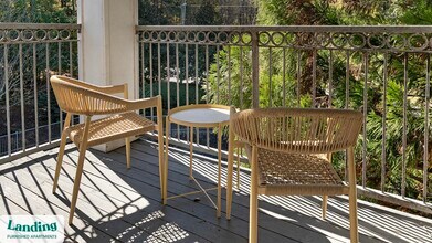 100 Peyton Pl SW, Unit 1301 in Atlanta, GA - Foto de edificio - Building Photo