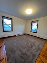 111 W Hollis St, Unit 109 Second Fl in Nashua, NH - Foto de edificio - Building Photo