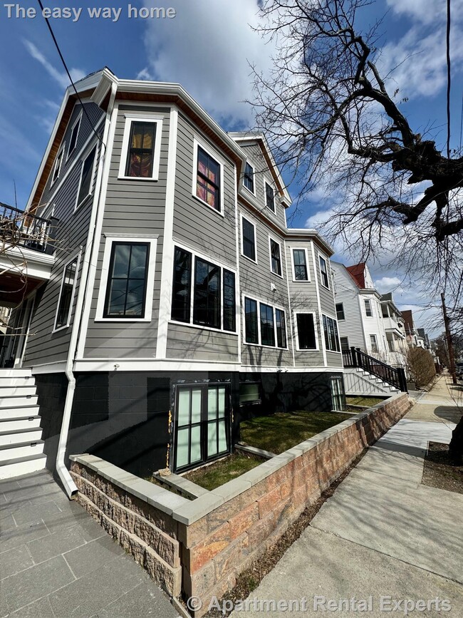 8 Charnwood Rd