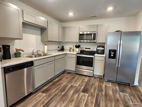 7860 Maxton Rd in Pensacola, FL - Building Photo - Building Photo