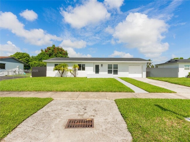 14414 SW 105th Ct in Miami, FL - Building Photo - Building Photo