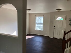 557 Lakeside Valley Dr in Winston-Salem, NC - Building Photo - Building Photo