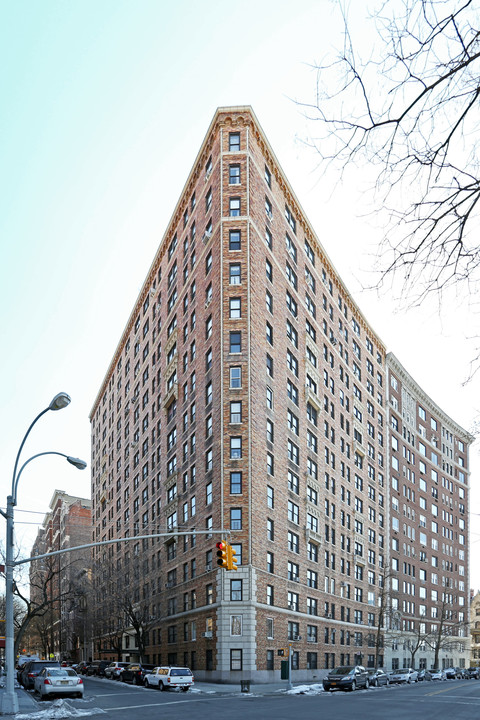 98 Riverside Dr in New York, NY - Building Photo